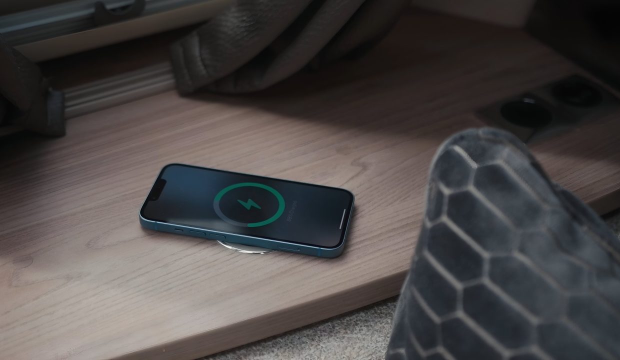 Wireless phone charging (3)-[SWIFT]