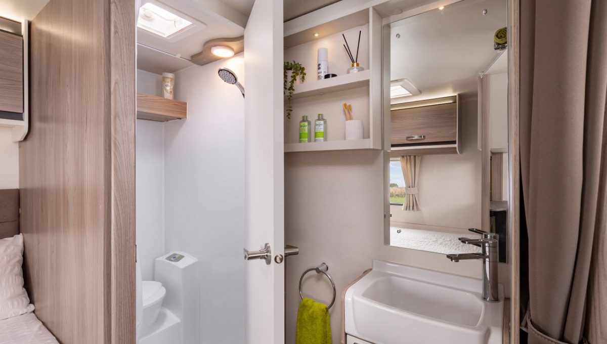 2026 Sprite Alpine 4 Washroom-1920x1920