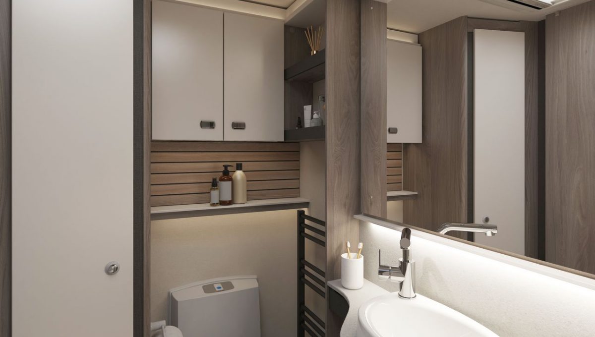 2026_Conqueror_480_Front_Washroom-1920x1920