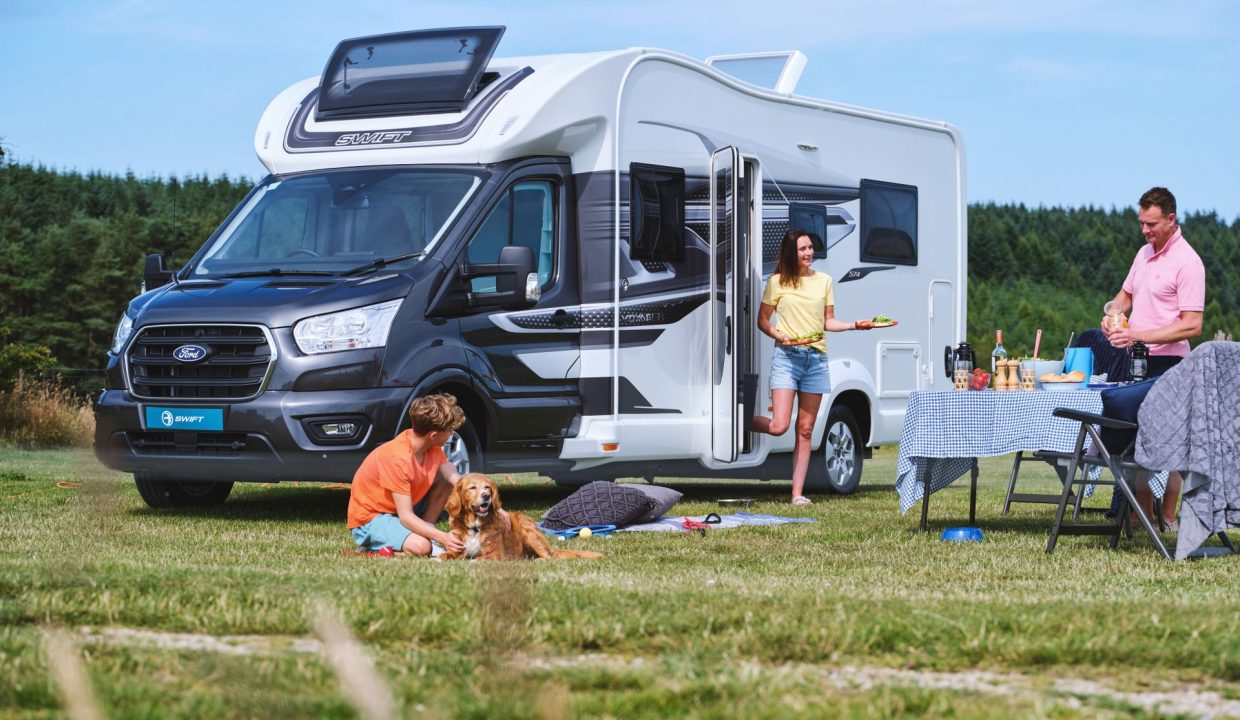 Voyager Exterior Lifestyle 26-1920x1920